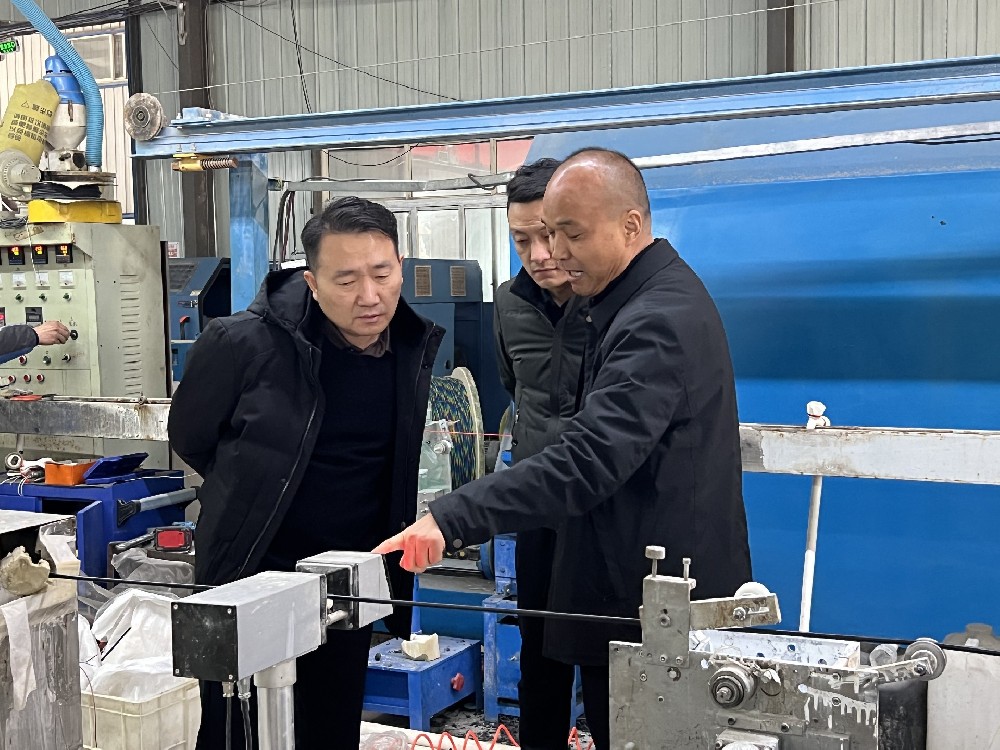 商丘市质量协会副会长陈宁走访虞城县远邦电器有限公司